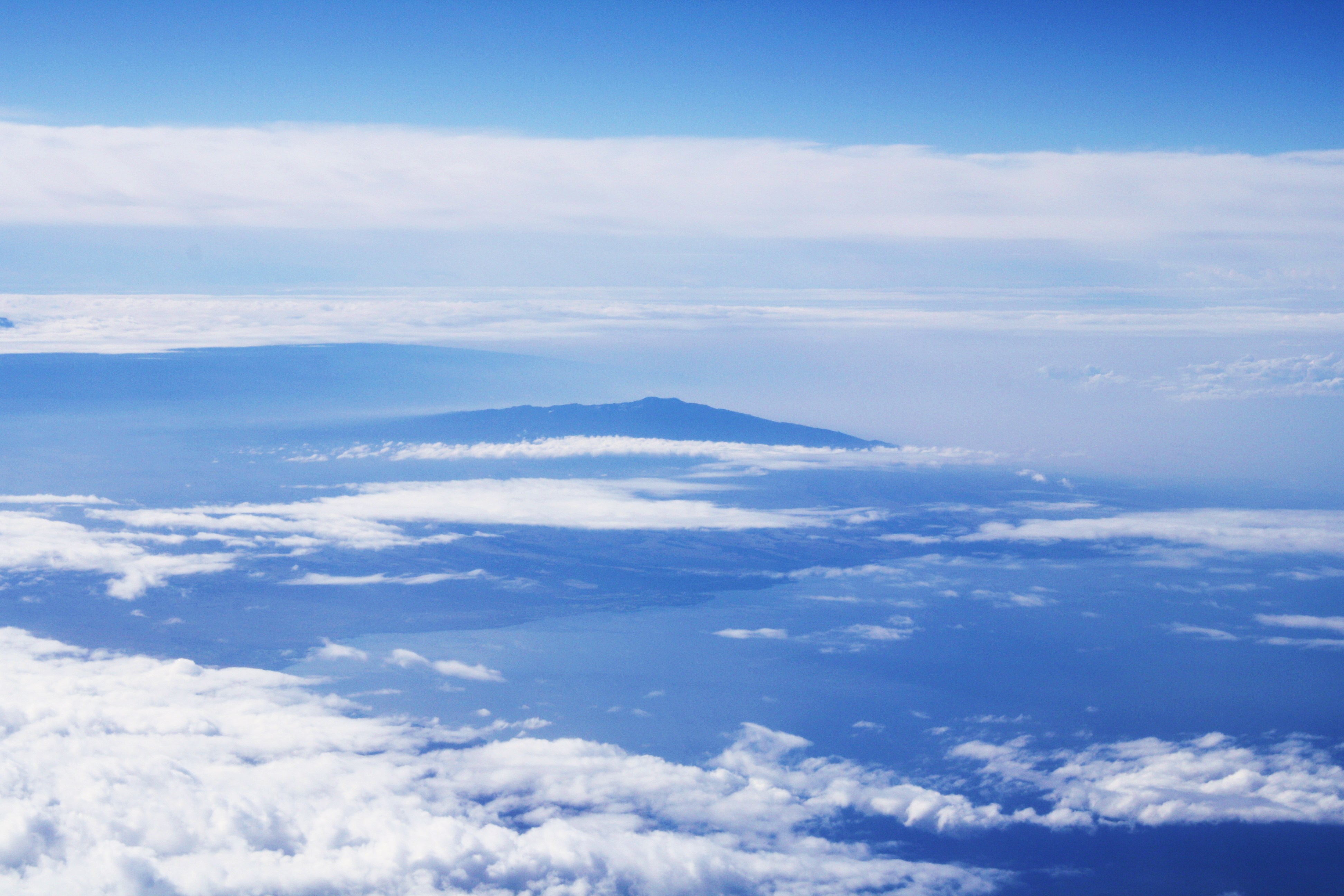 Flight between Honolulu and Big Island